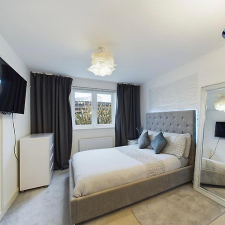 Modern 2 Bed City Apartment With Private Parking Σουόνσι Εξωτερικό φωτογραφία